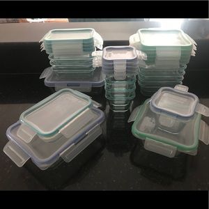 SnapWare by Pyrex set (Multiples of 4 diff sizes)